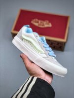 230支持放店 - Vans Knu Skool “闪闪发光的万斯面包出货啦！”晚上夜光版本，白天晒一下，晚上亮一晚上！日常搭配也很好搭，麂皮拼接多安帆布，质感