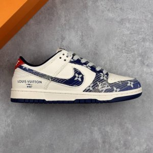 本地 核心私 Louis Vuitton X Nike Dunk Sb Low 路易威登Lv X 耐克 Sb 低帮蓝白红牛仔 休闲运动板鞋 鞋身整体以米白色皮革