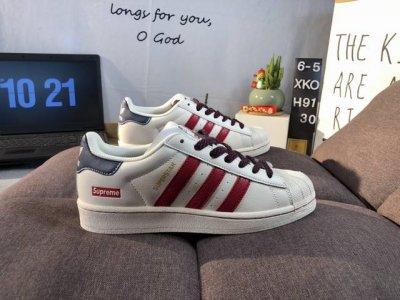 adidas Gazelle Indoor W定制贝壳头Gucci 三叶草休闲防滑耐磨低帮板鞋鞋头出色设计 塑就出众贴合感稳固的后跟贴合足部曲线设计软弹舒适 不