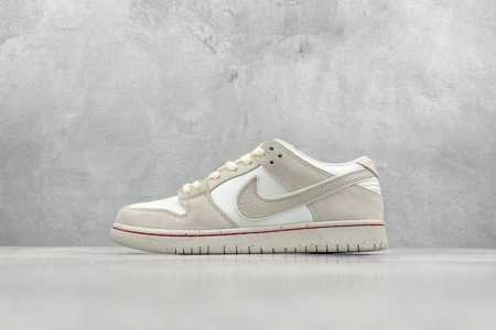 A版 Nike Sb Dunk Low Love Found 灰白爱之城 整双鞋以银灰色的配色风格呈现 并在鞋带和内衬中加入帆布白色搭配 鞋面选用翻毛皮和类似缎 - 点击图像关闭