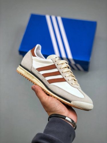adidas Wmns Sl72 Og 系列 德训足球风百搭低帮休闲运动板鞋 Jh8657 尺码：36-40 半