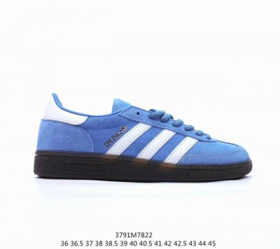 Adidas 三叶草 Handball Spezial 1比1工匠精神 全鞋采用进口头层猪八制作 牛筋耐磨大底 承载青春情怀的板鞋，是现在潮男靓女上脚的大热鞋款