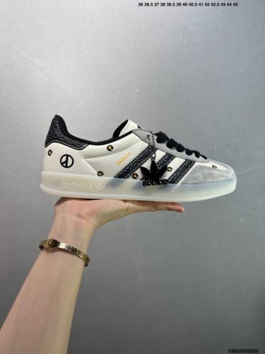 公司级 Ad Original Samba Og 复古经典轻便板鞋 口碑大厂出品 正确烫金高频细节 原装纳米超迁皮料 独家私模橡胶大底 原盒原配 这款桑巴鞋展示
