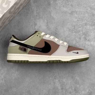 本地 核心私 Nike Sb Dunk Low 北面联名--- 橄榄绿黑钩 高端定制 低帮休闲板鞋 定制鞋盒 大厂纯原品质出货 超高清洁度 皮料切割干净无任何毛