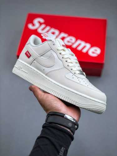 Nike Air Force 1 Low 07 X Supreme 米白 滑板配件原楦头原纸板 打造纯正低帮空军版型专注外贸渠道 全掌内置蜂窝气垫 原盒配件 原