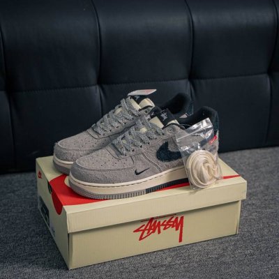 核心私 Air Force 1 原装级别 原楦头原纸板 打造纯正空军版型专注外贸渠道 全掌内置蜂窝气垫 原盒配件 原厂中底钢印、拉帮完美 货号：Sj6698 0