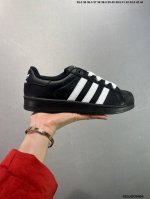 Ad Originals Superstar 2 黑白贝壳头 原装公司级实拍 采用全新头层拼接皮革材质 后跟采用特色3D立体印字 渠道正品订单 诠释市场最高工艺