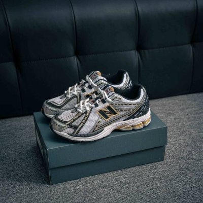 核心私 new Balance 1906系列 休闲鞋 #采用轻质牛剖革拼接透气网眼衬垫织物鞋面材质 T-Beam大底提供足步弓支撑 保持步态稳定 后跟搭载外露缓