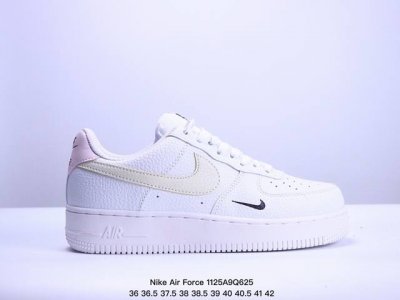 120 Nike/耐克 男女鞋真标带半码，原楦原纸版数据开发版型，采用硬质牛剖皮革鞋面材质，内置全掌Air Sole气垫经典原色亮相，耐克Nike Air Fo