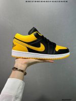 160 air Jordan 1 Low ”Lsland Green“ 低帮 Aj1 乔丹1代 Aj1 乔1 低邦 黑白绿 乔丹篮球鞋系列 鞋身整体以白、黑、绿