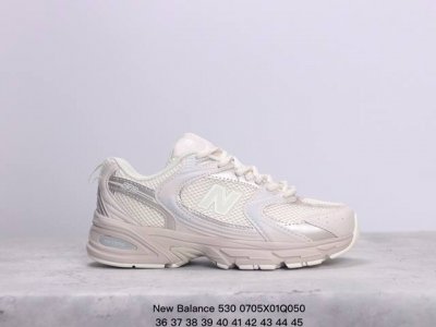 New Balance 530 复古跑鞋 小红书爆款 官网售罄 这双鞋确实是nb家经典复古款式之一，以全新科技诠释，成功打造530鞋款，鞋面在保持530基本线条
