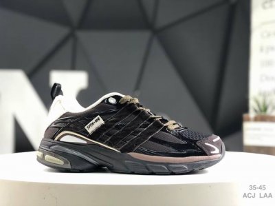 260 Song For The Mute X Adidas Adistar Cushion 此款以简约大方的造型设计，给人以随性休闲的时尚格调，穿着舒适轻便，