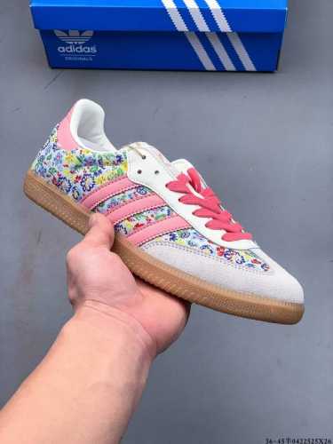 二层真标！Adidas Samba Og 经典鞋款 Adidas 近70年的经典Samba Og 修长的鞋楦,略微尖尖的鞋头,翻毛皮的鞋头拼接,这些我们都看得到