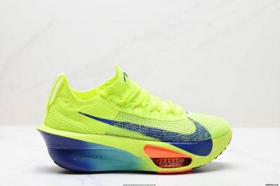 公司级新品发布 Nike Air Zoom Alphafly Next%3 proto整体采用前作的设计语言 并且对后者的细节进行升级 马拉松和长距离路跑的性能