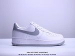 公司级耐克nike Air Force 7 空军一号低帮百搭休闲运动板鞋。柔软、弹性十足的缓震性能和出色的中底设计，横跨复古与现代的外型结合，造就出风靡全球三十