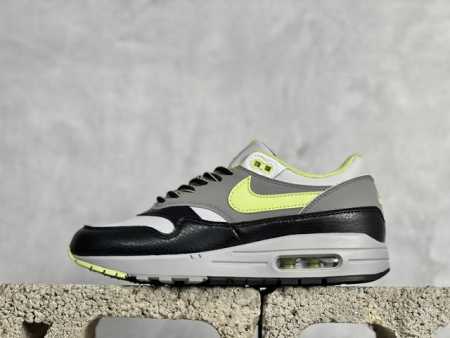 Nk Air Max 1 耐克半掌气垫复古跑步鞋 Hf3713-002 尺码：36 36.5 37.5 38 38.5 39 40 40.5 41 42 42. - 点击图像关闭