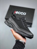 ecco爱步25新款限定运动鞋男舒适时尚跑步鞋 Biom系列新款 鞋面采用甄选牛皮与飞织工艺网布结合 质感丰富 脚感细腻柔软舒适 自然律动科技 符合人体工学鞋楦