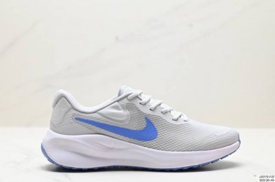 公司级nike Revolution 7透气 低帮 跑步鞋兼顾迅疾外观和稳固脚感，后跟覆面和中足动态支撑巧妙融合，缔造稳定顺畅的迈步体验 货号：Fb2207-0