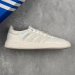 本地 核心私 阿迪达斯Adidas Originals Handball Spezial手球运动员系列百搭休闲运动板鞋“米白菱纹小香风” #男女鞋半码制#原楦原
