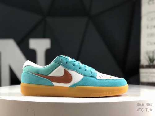 真标带半码 耐克 Nike Sb Force 58是一款将前沿创新带入街头的单品，它具有硫化杯底，具有出色的耐用性和灵活性。使用帆布和绒面革，在饰面上放置通风口