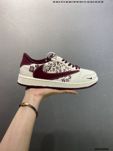 公司级Fragment X Travis Scott X Dior Air Jordan 1 Low 三方联名倒钩 全新的三方联名低帮倒钩鞋面延续了黑脚趾设计，