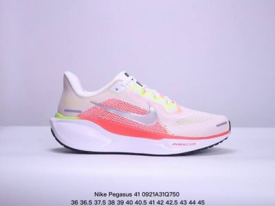 颠覆式升级！Nike 飞马新鞋 触感柔软，质感升级！随着“耐克 蓝图 系列”在巴黎的盛大发布，全新一代 登月41代 Nike Pegasus 41也正式登场啦！