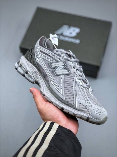 320支持放店 New Balance M1906系列复古单品宝藏老爹鞋款 复古元素叠加 质感超级棒 楦版型材料细节做工精细 作为Nb最经典的档案鞋型之一 与2