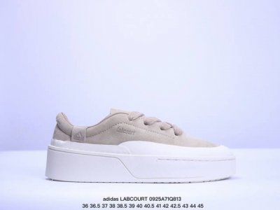 公司级adidas Labcourt 百搭休闲轻松舒适 耐磨透气低帮 板鞋 男女同款 鞋面使用了绒毛麂皮 ，鞋面和鞋底连接处使用了包边处理，看起来更加精致有型;