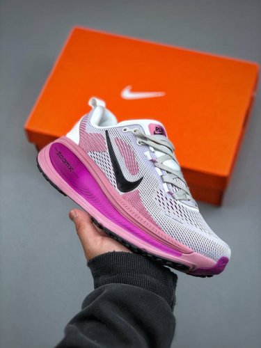 Nike Air Zoom Vomero 18 登月18 2025新款缓震休闲跑鞋 Hm6804-105 #内置全新缓震Zoom气垫尺码：35.5 36 36.