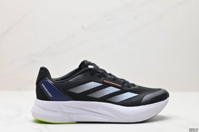 公司级adidas Duramo Speed M轻盈跑鞋 adidas跑鞋设计总是呈现出一种经典低调的感觉，但ultra Boost与alphabounce这两