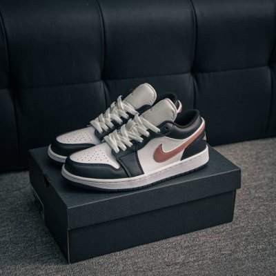 核心私 Air Jordan 1 乔丹篮球鞋男女运动鞋潮流板鞋 货号：553558 165 尺码：36 37 37.5 38 38.5 39 40 40.5 4