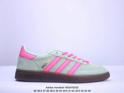 Adidas Handball Spezial 公司级 阿迪达斯经典款 复古休闲板鞋 #全鞋采用反毛皮制作 牛筋耐磨大底 承载青春情怀的板鞋 经典三条杠装饰鞋侧