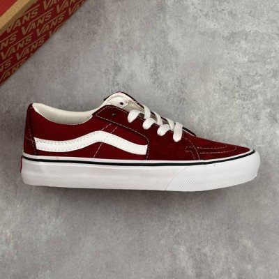 本地 核心私 vans Sk8-Low 酒红 全新一代 低帮硫化帆布鞋 该鞋款以白线勾勒出整体造型效果 酒红帆布鞋面打造整体鞋身 以Sk8-Low鞋身为蓝本 风