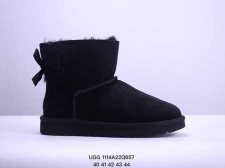 Ugg 雪地靴 女鞋广东原产，采用tpu模压鞋面内嵌人造卷曲羊毛，鞋面具有防水功能，选用7毫米uggpure 植入式羊毛里衬与可拆卸的uggpure 植入式羊毛 - 点击图像关闭