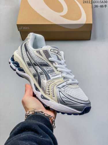 Asics Gel-Kayano 14 于2008 年在万众期待中横空出世，设计师 Hidenori Yamashita 以 Flash 一词为灵感，创造出未来