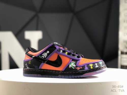 真标带半码 耐克 Nike Dunk Sb Low Dunk 在跃升成为街头标杆和人气滑板单品之前，早已在学院的硬木球场上展露锋芒。诞生于 1985 年的 Du
