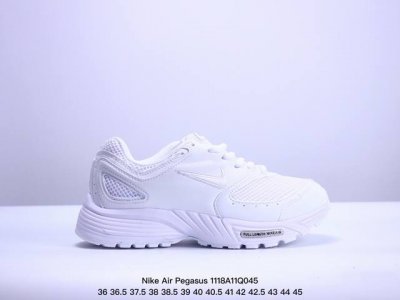 耐克comme Des Garcons Homme Plus X Nike Air Pegasus 2005 复古跑鞋配色方面延续 Cdg 一贯的极简风格。拥有