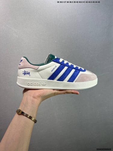 公司级 Ad Original Samba Og 复古经典轻便板鞋 口碑大厂出品 正确烫金高频细节 原装纳米超迁皮料 独家私模橡胶大底 原盒原配 这款桑巴鞋展示