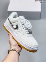 Nike Air Force 1 Af 100周年 空军一号经典低帮帆布板鞋“反光魔术贴替换勾”采用轻便的帆布材质结合炫彩 3M 反光线条元素打造鞋身，鞋侧 S