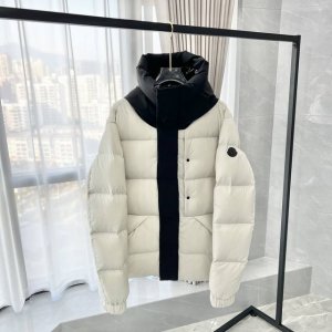 650顶级原版 ｜蒙口 盟可睐 Fw22 Madeira 黑标 黑武士/短款羽绒服 顶级原版发货包装清单 五件套（防尘袋，西装袋，Mk专用盒，衣架，手提袋）注意
