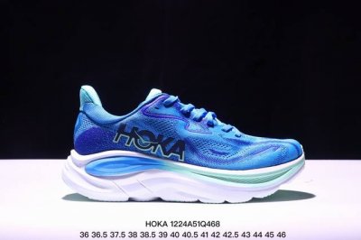 Hoka 霍卡 男女鞋半码制，采用透气针织工程材料鞋面材质，轻量化材料高弹力泡棉升级中底，内嵌欧索莱ortholite 混合 再生 鞋垫，外置耐磨防滑橡胶模块新