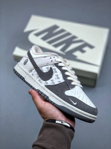 Nike Sb Dunk Low X Bape 白灰小钩公司级出品 极力推荐原装头层材料 独家版型蒸餾加工帶來的是更好的视觉和脚感体验大厂纯原品质出货 清洁度