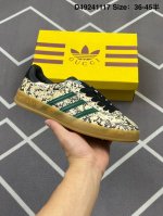 170 公司级重磅联名 Adidas｜Gucci 三叶草Logo与标志性三条杆为设计元素 将其与独属于的Gucci 双方选择Adidas Originals经典