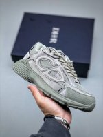 Dior B30 迪奥明星同款Cd鞋 金琼斯 Kim Jones 倾情呈献 Dior And Stoneisland 限定系列，经典罗盘玫瑰与 Dior 徽标相