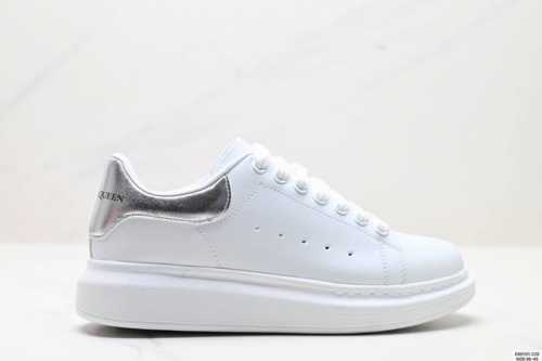 真标意大利高奢品牌Alexander Mcqueen亚历山大 麦昆 Sole Leather Sneakers低帮时装厚底休闲运动小白鞋 货号:553770 W