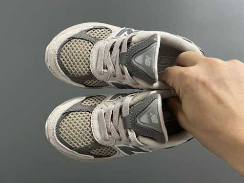 牛B新款2010网面鞋带款儿童老爹鞋 Size：24-36码 经典Nb2010款式 网面设计，透气舒适不闷脚 老爹款式，百搭又时髦