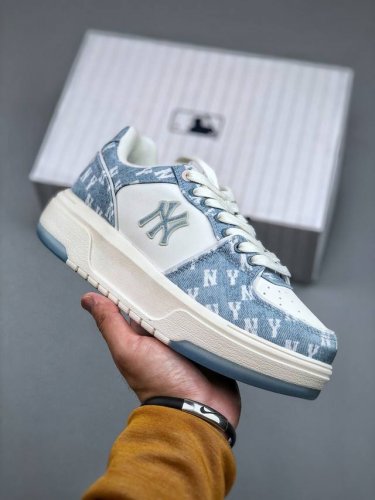 Ny Mlb Chunky Liner Denim Monogram Sl 纽约洋基队 增高厚底休闲凉鞋 货号：3Asxs015N G 尺码：35 36 36.