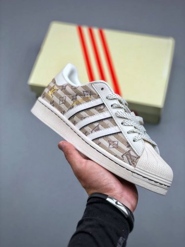C版 Adidas Originals Lv联名款黑白金配色 贝壳头 采用全新头层拼接皮革材质后跟采用特色3D立体印字 渠道正品订单 诠释市场最高工艺水平全鞋进