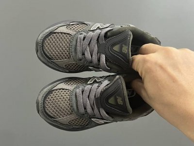 牛B新款2010网面鞋带款儿童老爹鞋 Size：24-36码 经典Nb2010款式 网面设计，透气舒适不闷脚 老爹款式，百搭又时髦