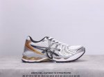 吊牌版本 Asics 亚瑟士 透气网眼鞋面配合部分合成革材质 采用全新ahar+橡胶材质,更加耐磨日本专业跑鞋品牌 Asics 亚瑟士 Gel-Kayano 1